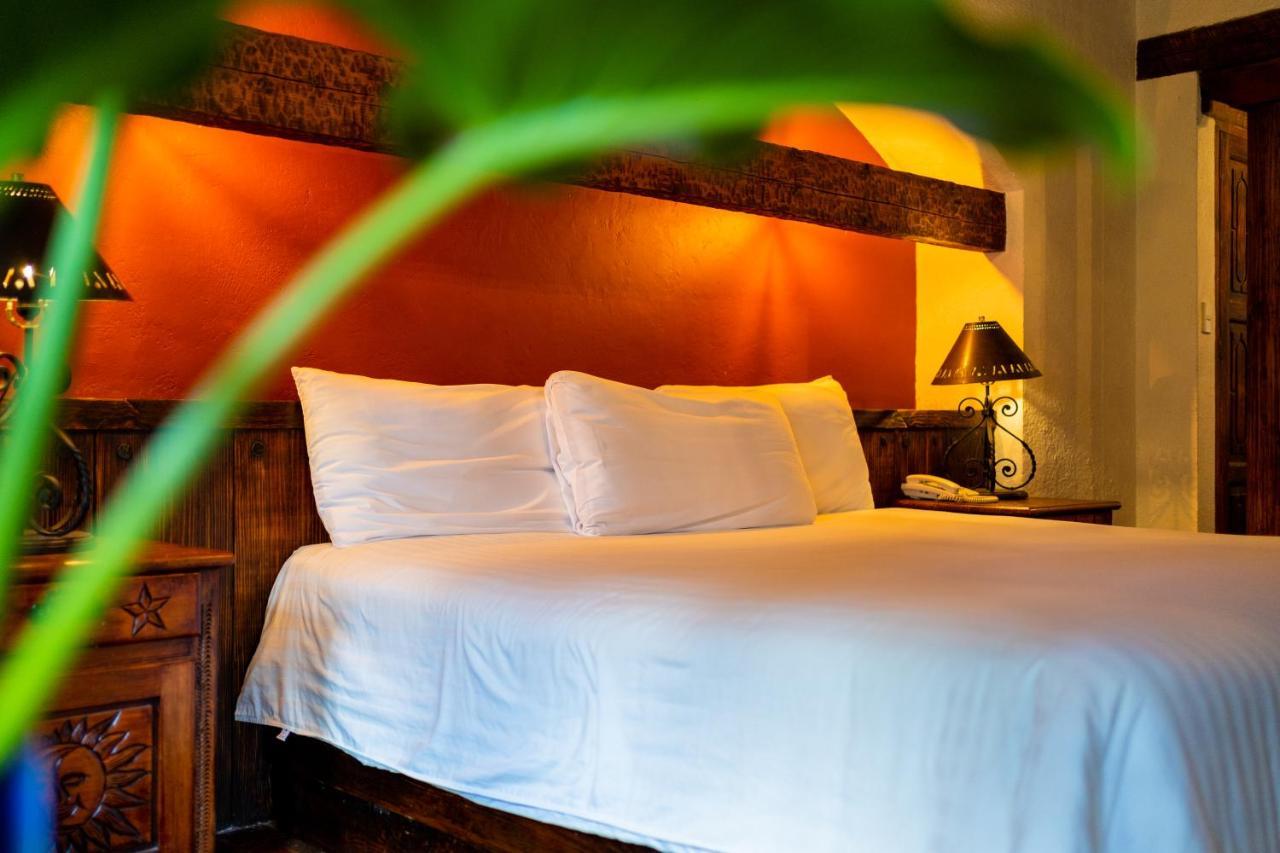 Hosteria San Felipe Patzcuaro Bagian luar foto