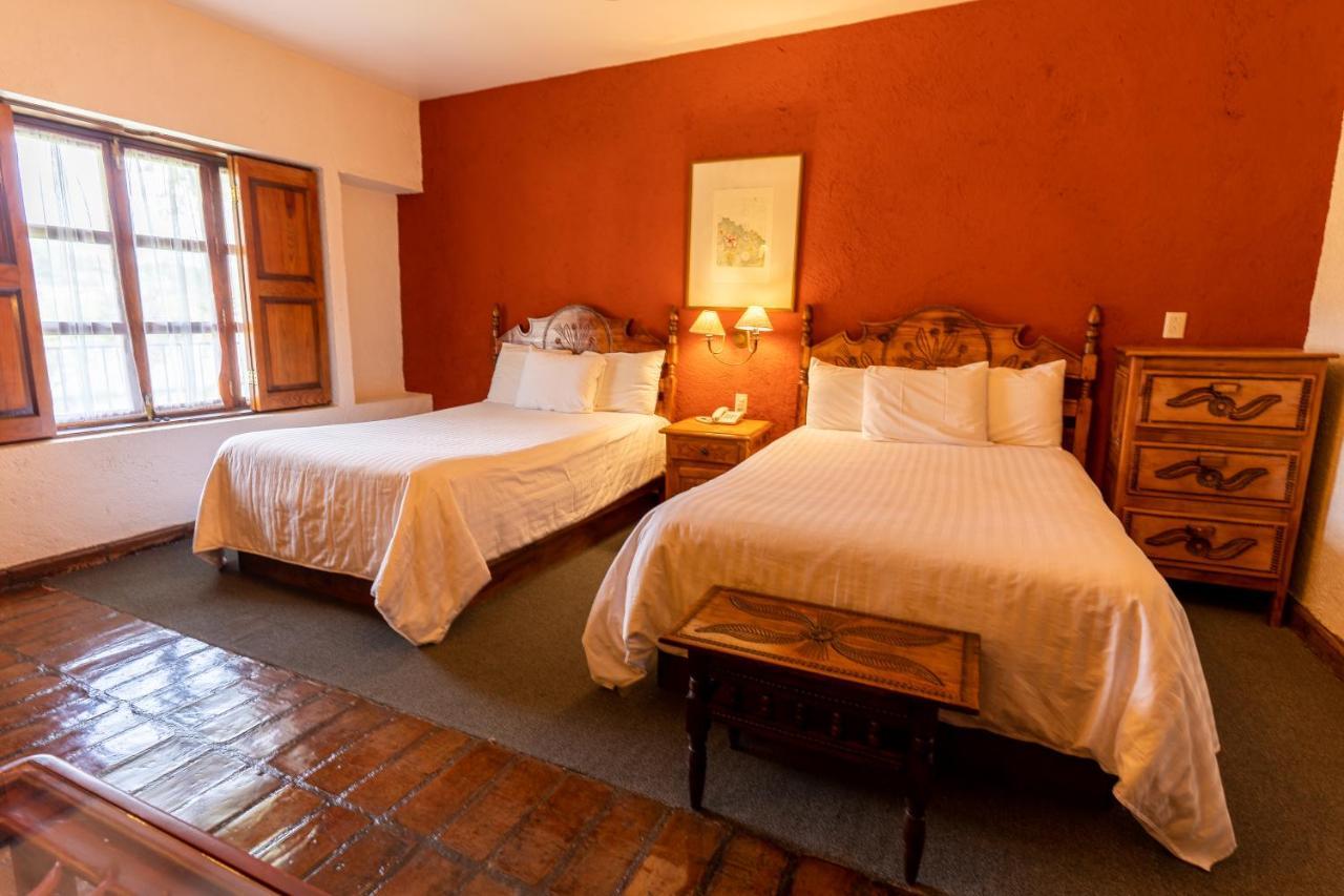 Hosteria San Felipe Patzcuaro Bagian luar foto