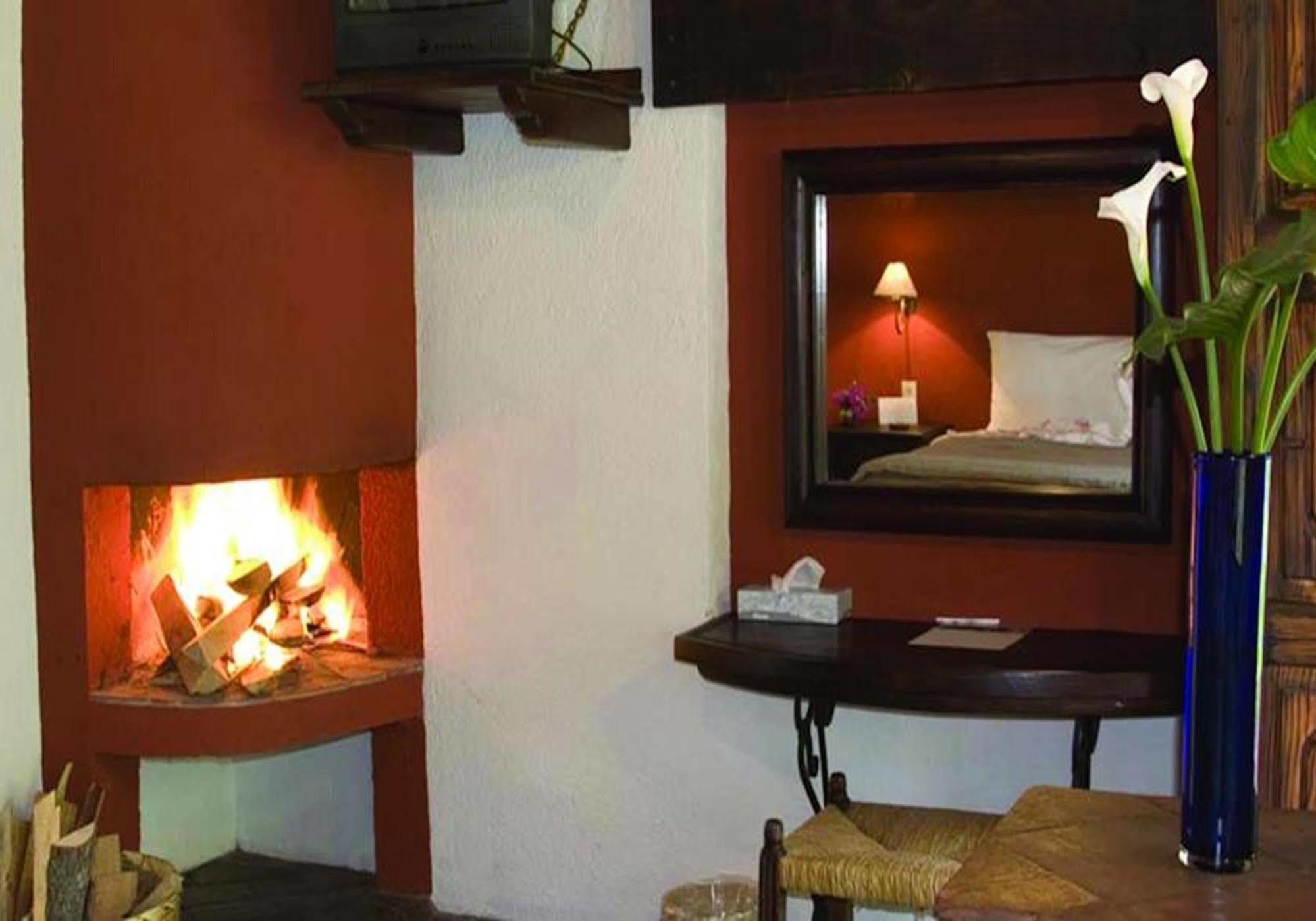 Hosteria San Felipe Patzcuaro Bagian luar foto